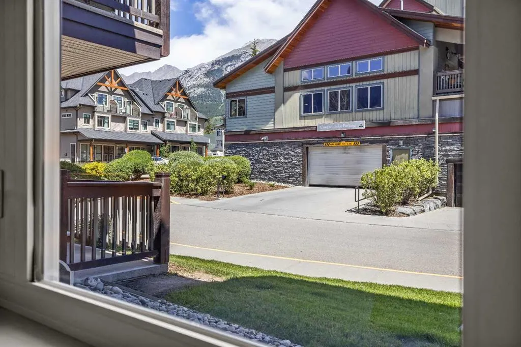 107 Montane Road, #106