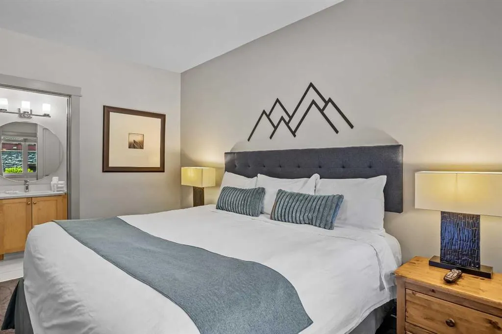 107 Montane Road, #106
