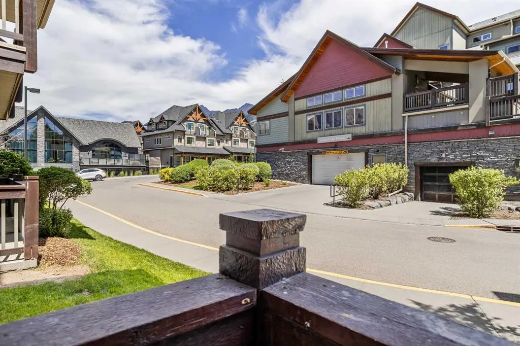 107 Montane Road, #106