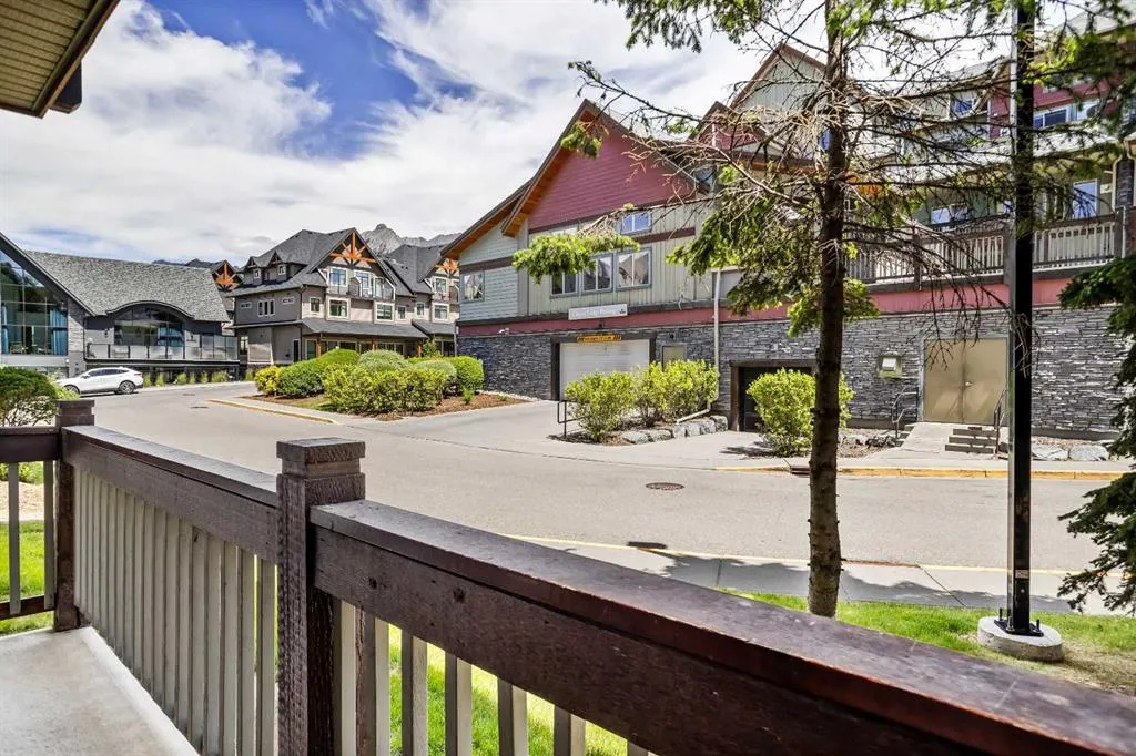 107 Montane Road, #106