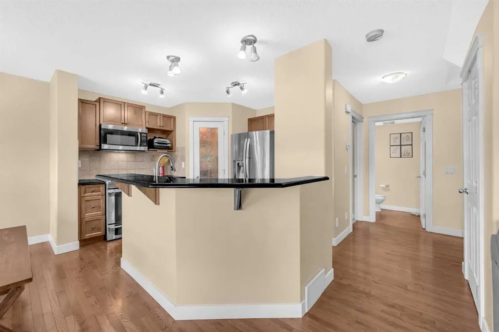 218 Evansford Circle NW
