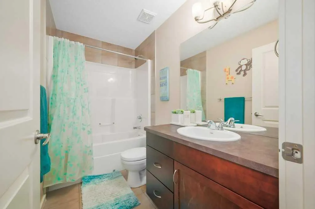 401 Mahogany Court SE