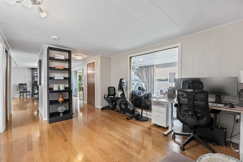 828 West Chestermere Drive