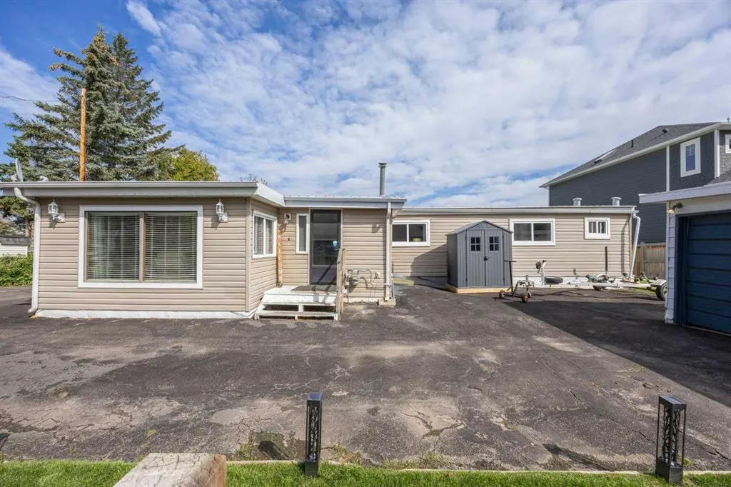828 West Chestermere Drive