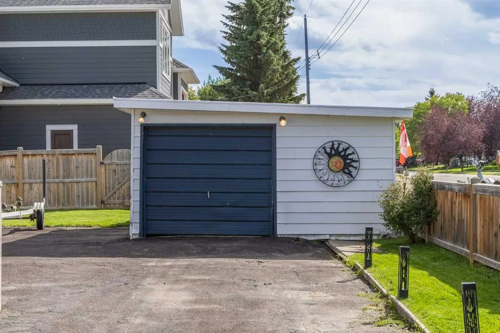 828 West Chestermere Drive