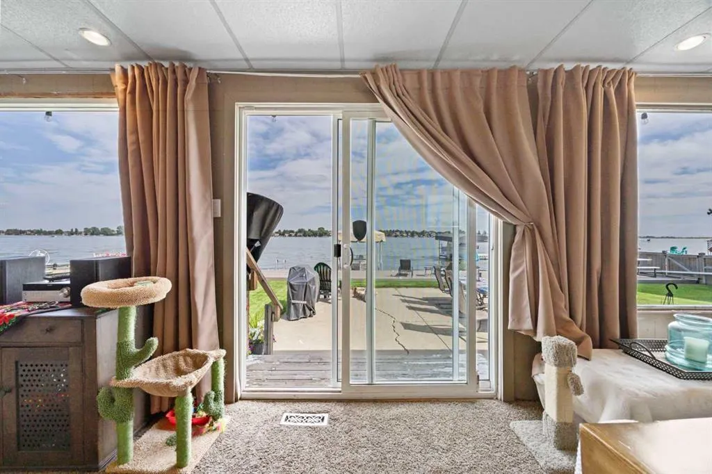 828 West Chestermere Drive