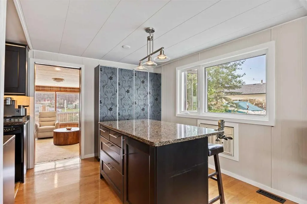828 West Chestermere Drive