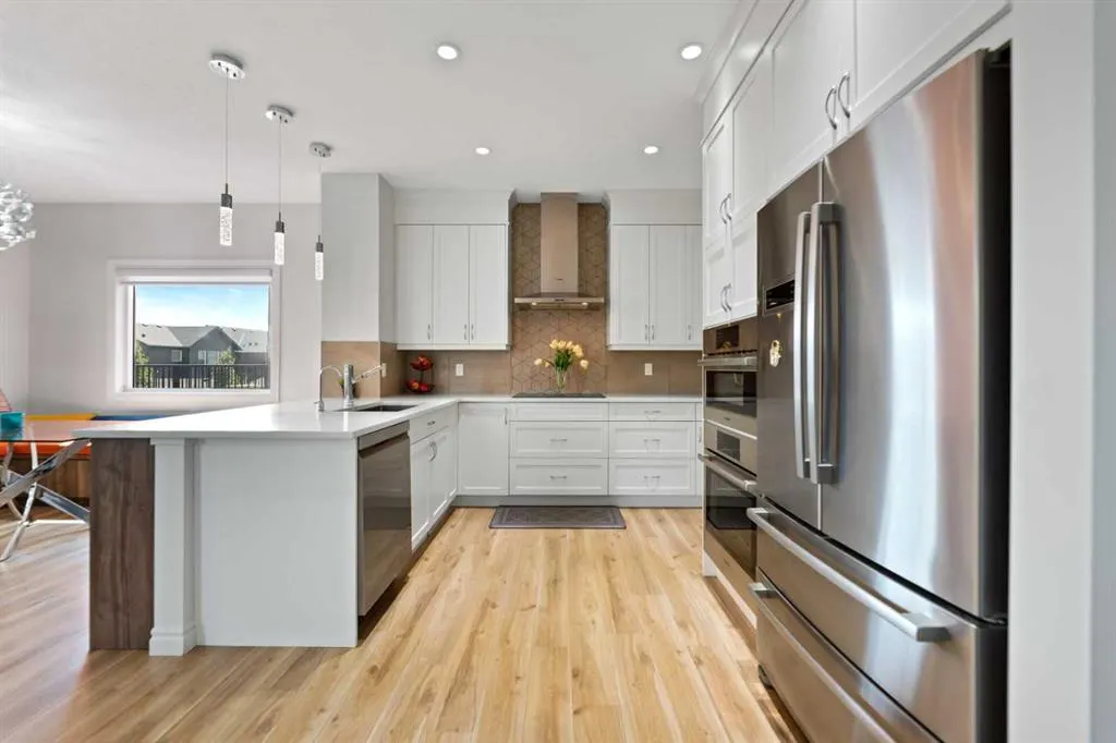 99 Evansglen Circle NW