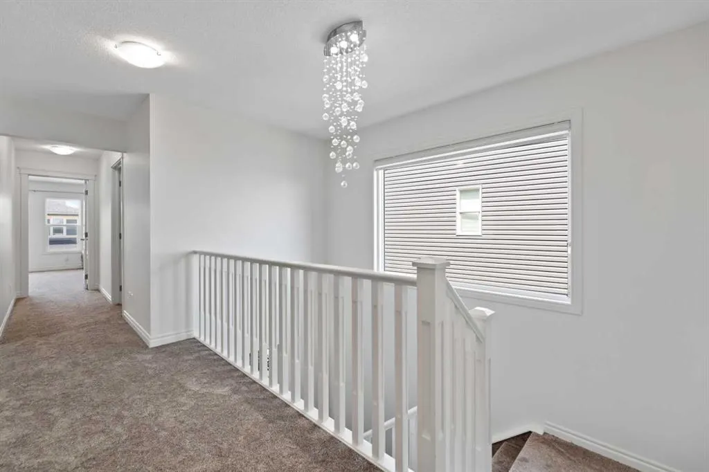 99 Evansglen Circle NW