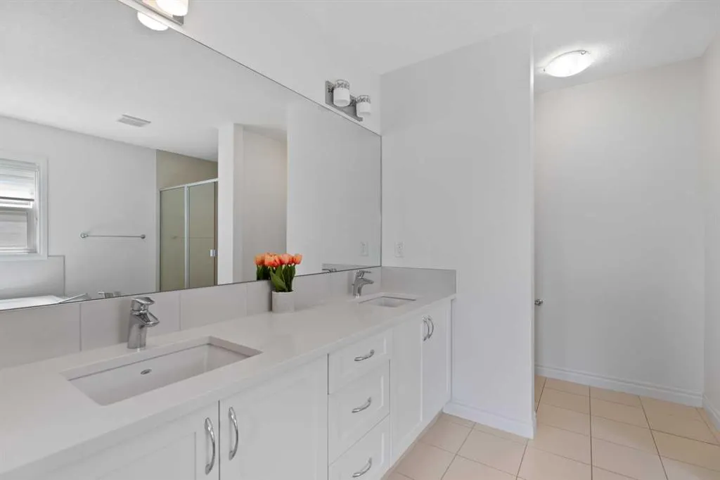 99 Evansglen Circle NW