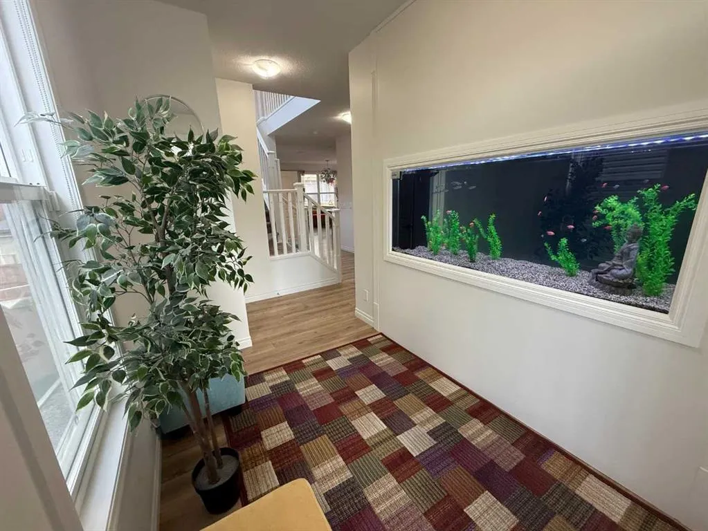 99 Evansglen Circle NW
