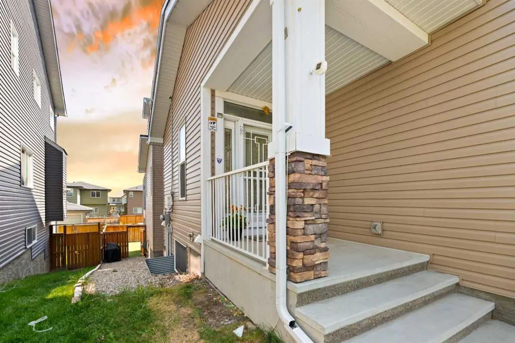 99 Evansglen Circle NW