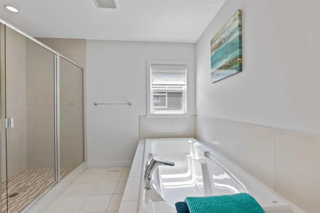 99 Evansglen Circle NW