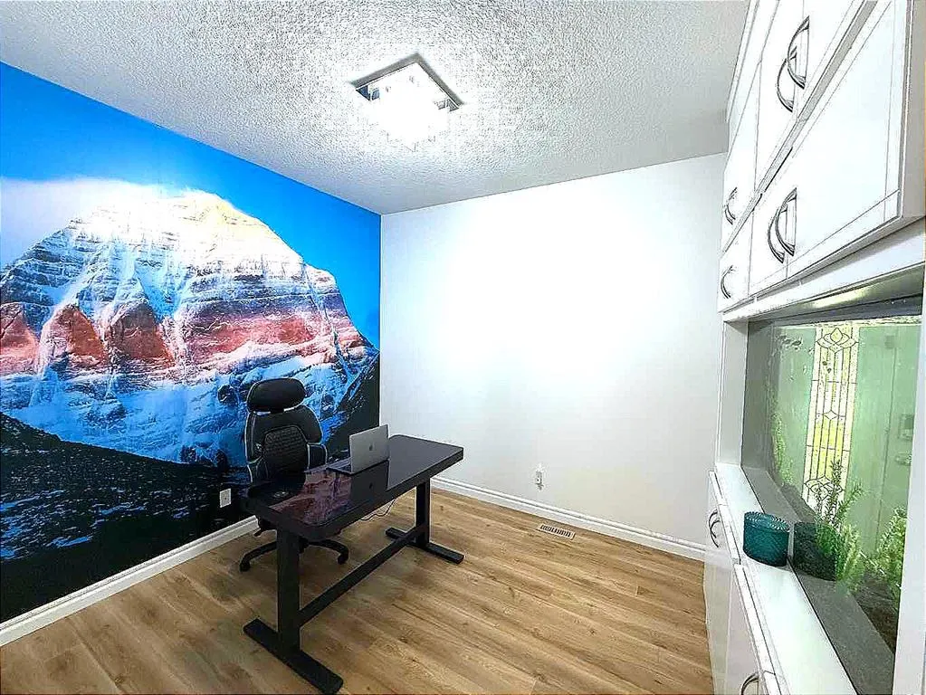 99 Evansglen Circle NW