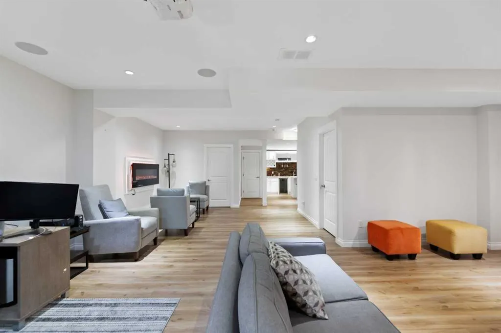 99 Evansglen Circle NW