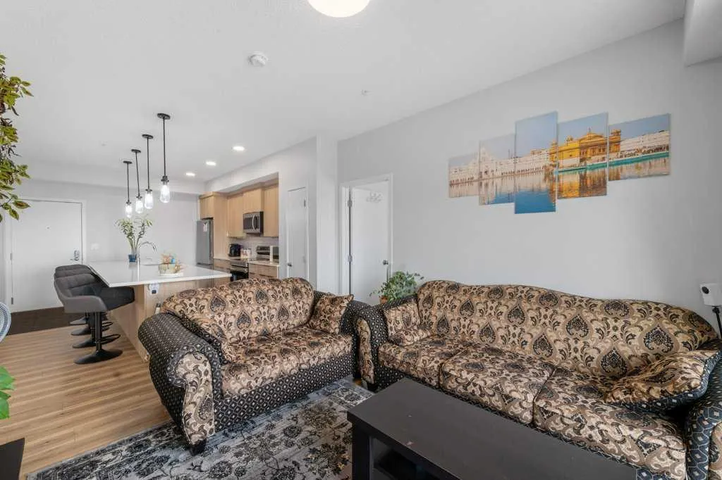 40 Carrington Plaza NW, #308