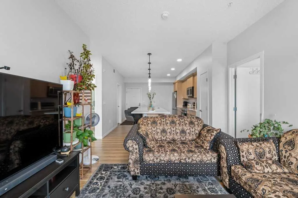 40 Carrington Plaza NW, #308