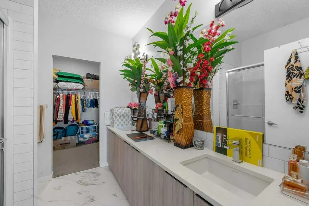 40 Carrington Plaza NW, #308