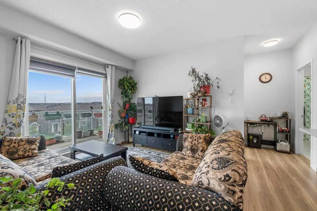 40 Carrington Plaza NW, #308