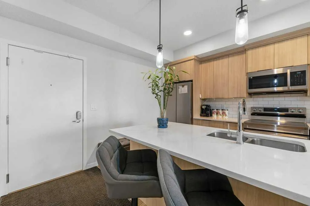 40 Carrington Plaza NW, #308
