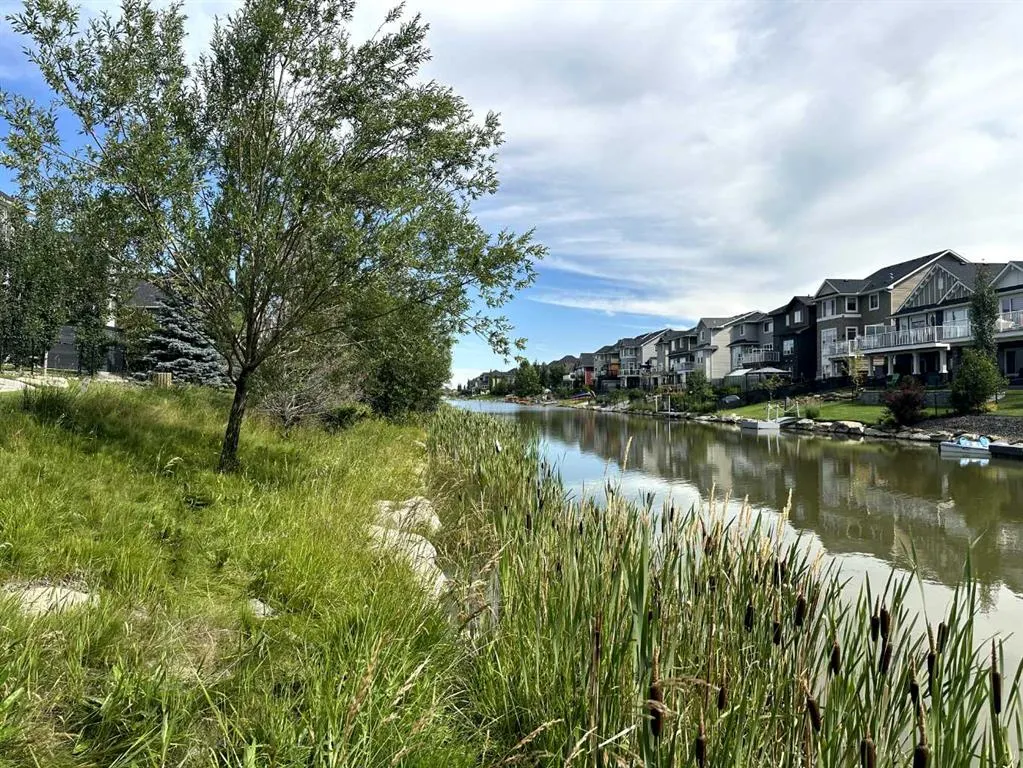 388 Bayview Way SW