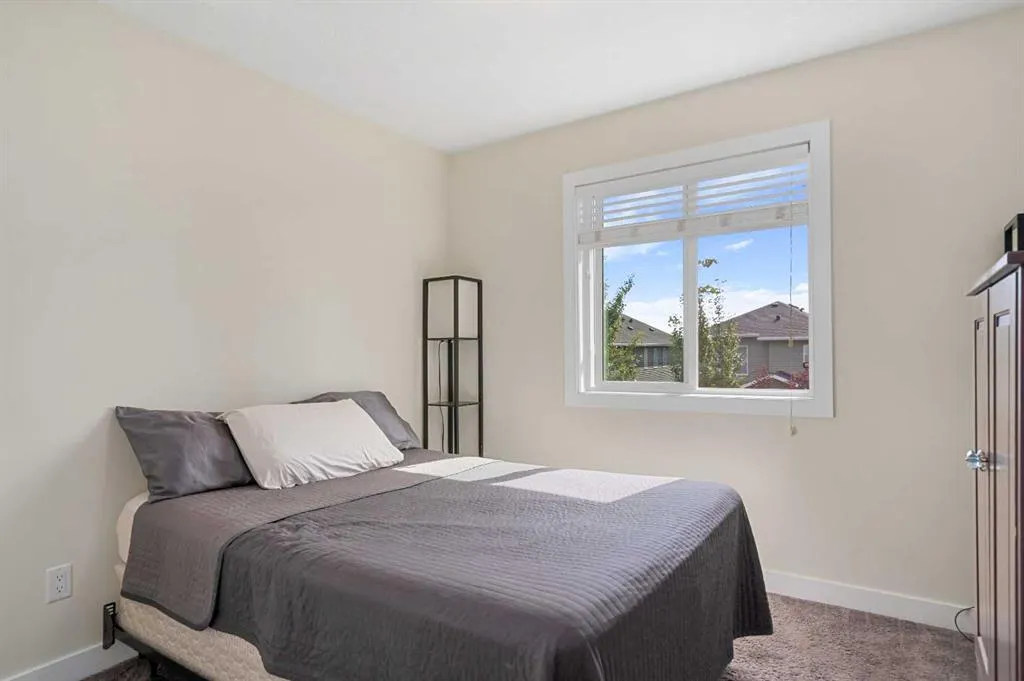 388 Bayview Way SW