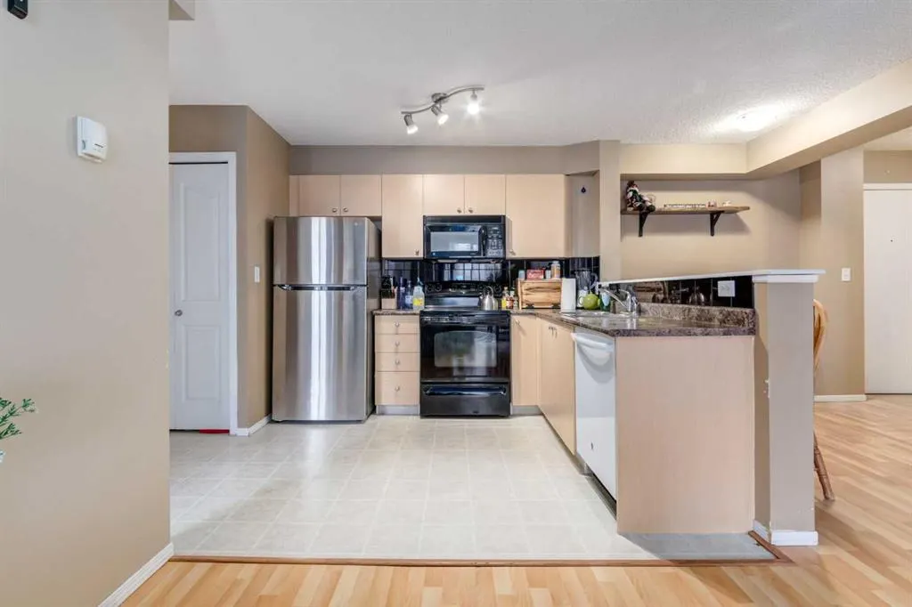 1111 6 Avenue SW, #716