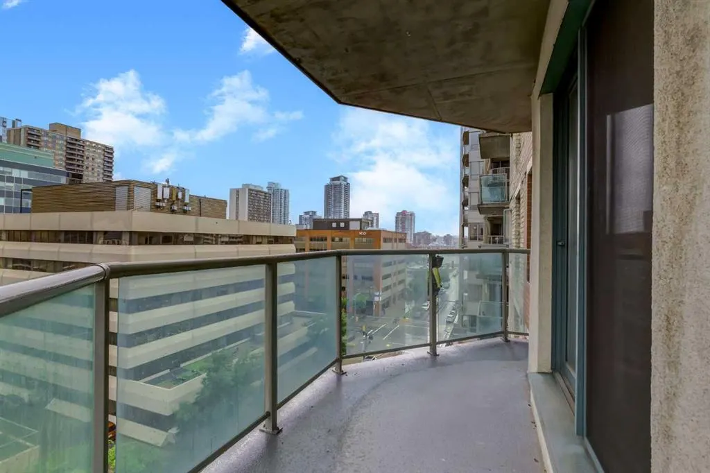 1111 6 Avenue SW, #716
