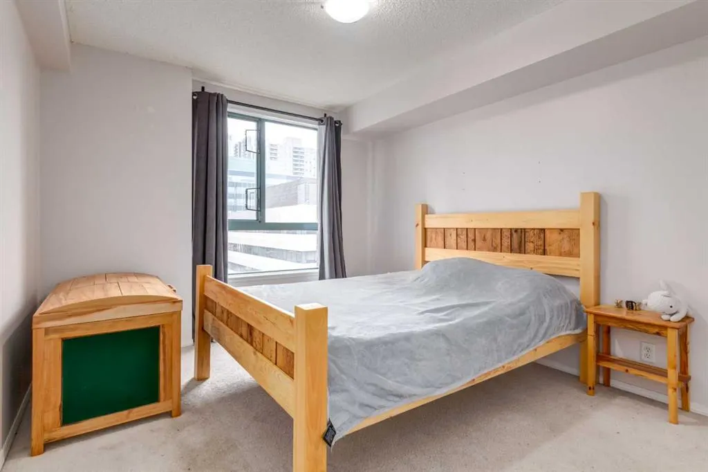 1111 6 Avenue SW, #716