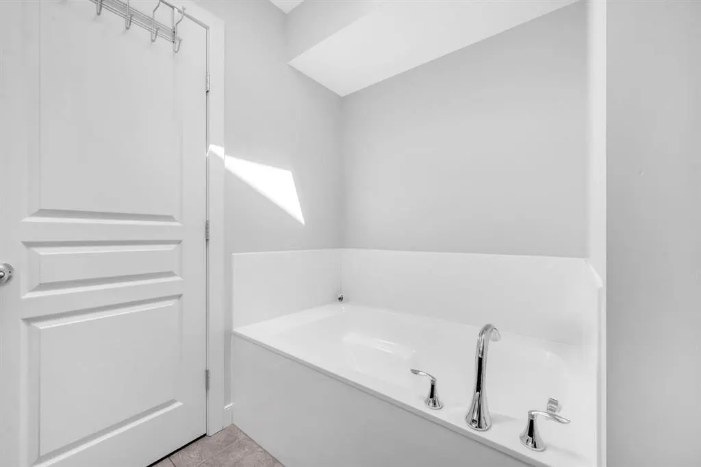 185 Evanspark Gardens NW