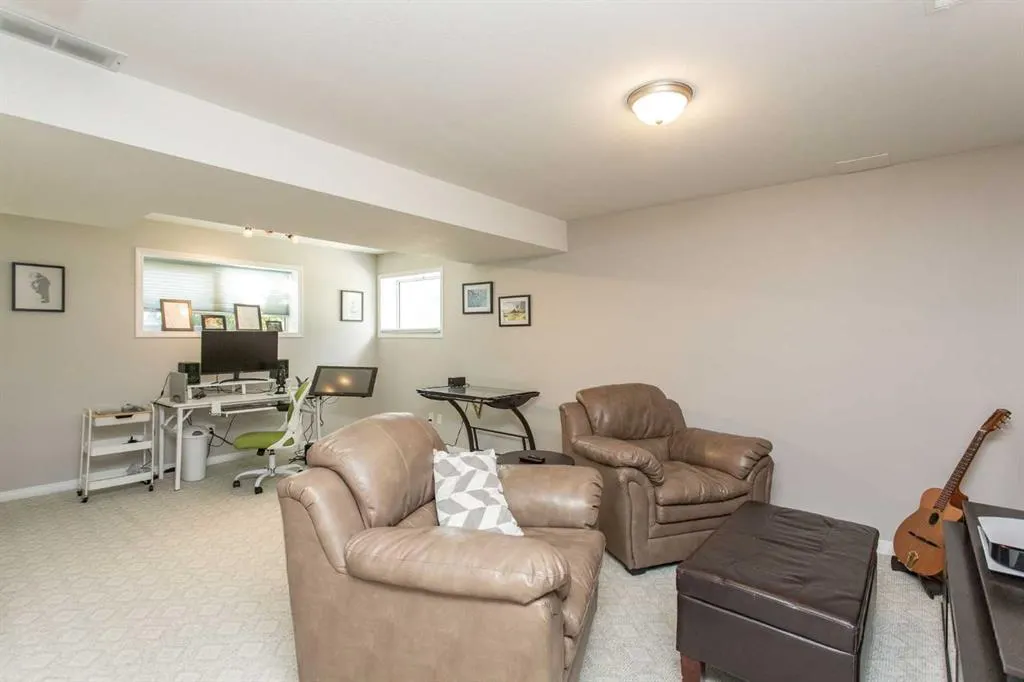 6 Lilac Close