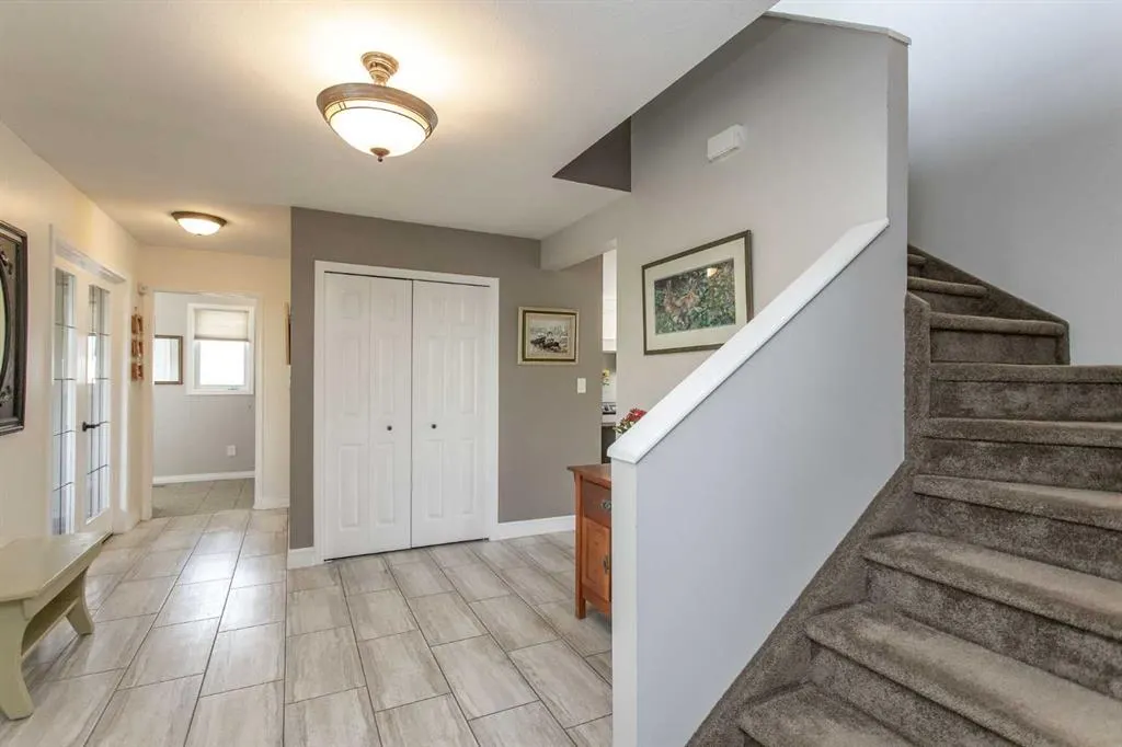 6 Lilac Close