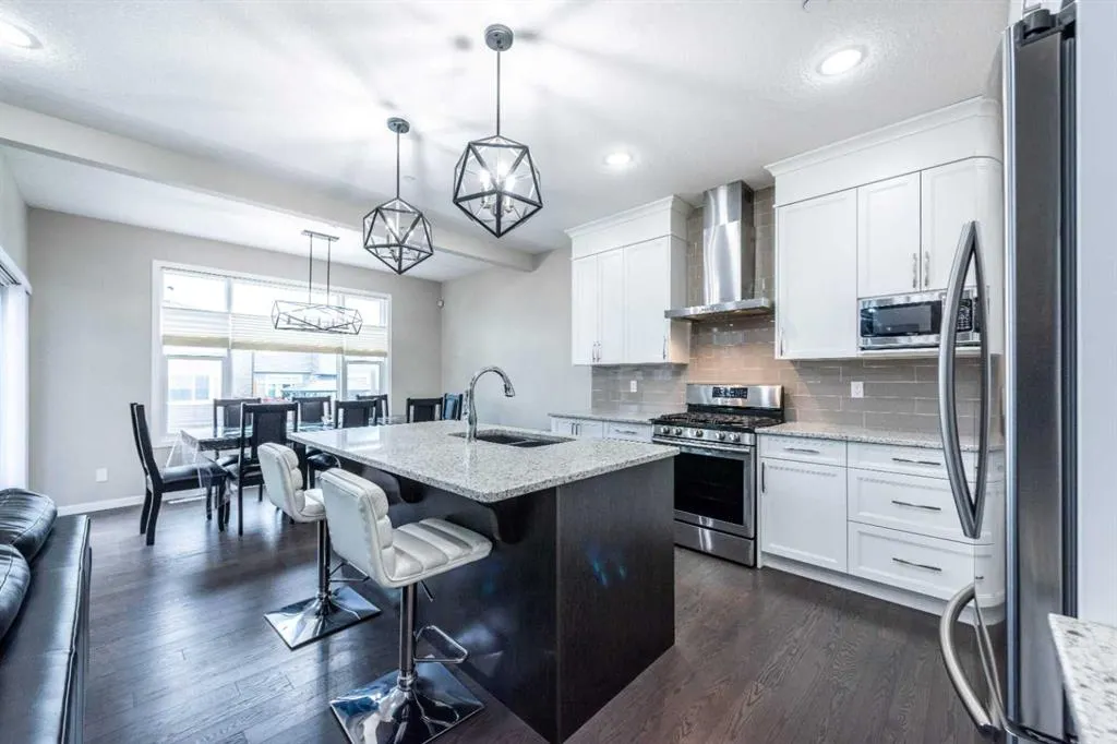 134 Howse Rise NE