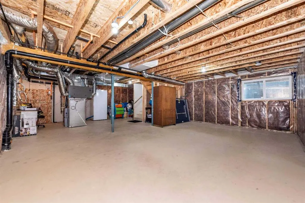 134 Howse Rise NE