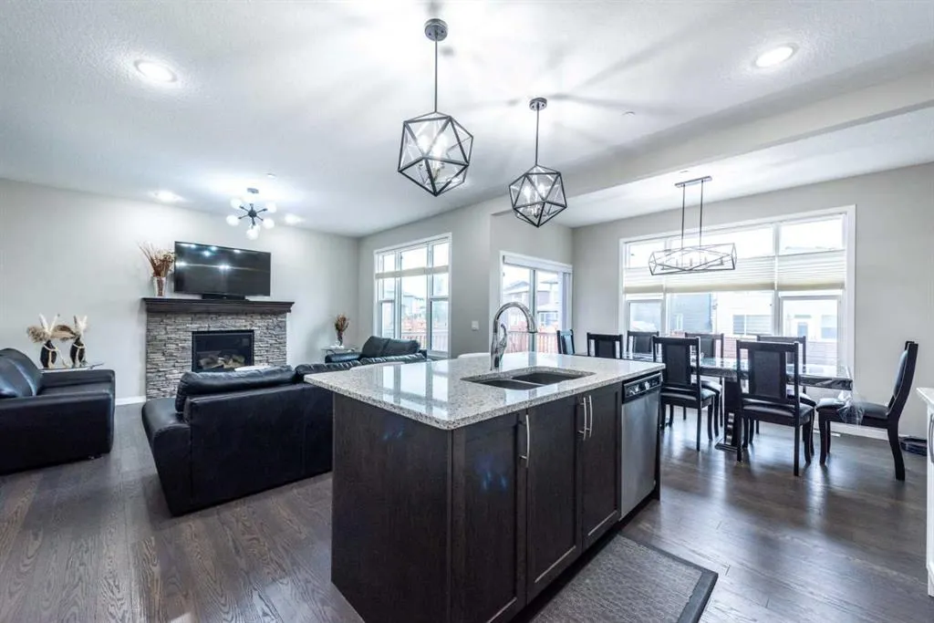 134 Howse Rise NE