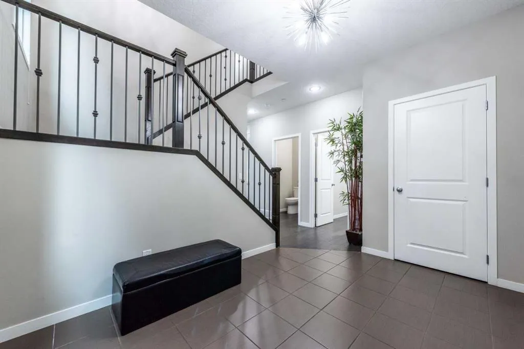134 Howse Rise NE