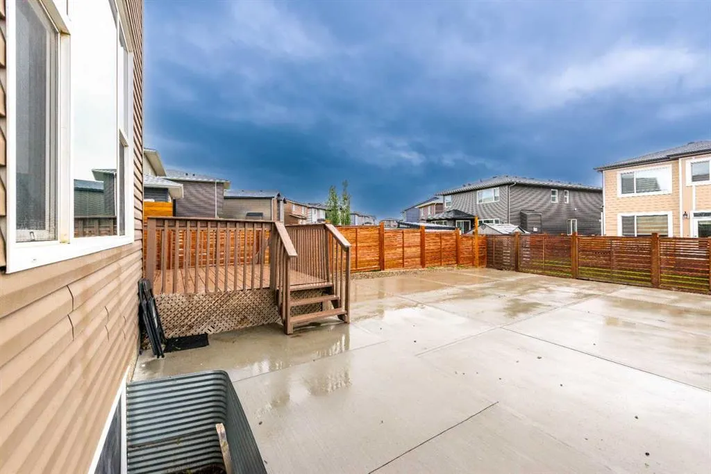 134 Howse Rise NE