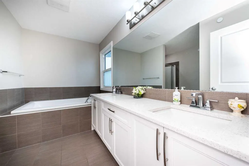 134 Howse Rise NE