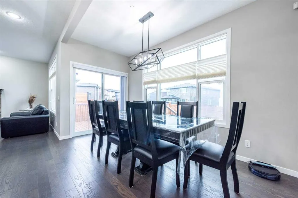 134 Howse Rise NE