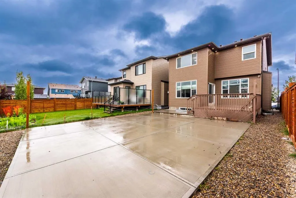134 Howse Rise NE