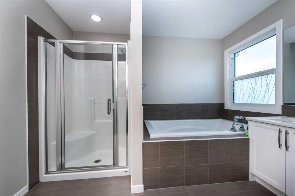 134 Howse Rise NE
