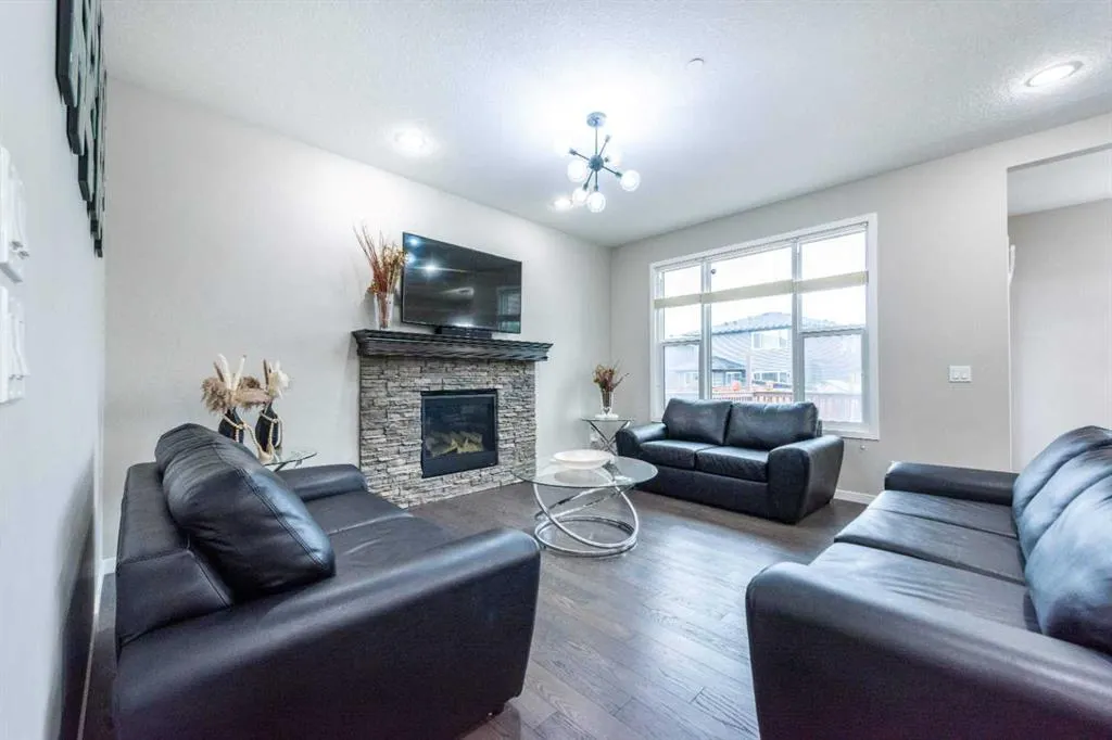 134 Howse Rise NE