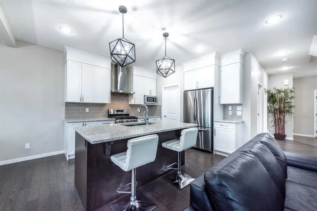 134 Howse Rise NE