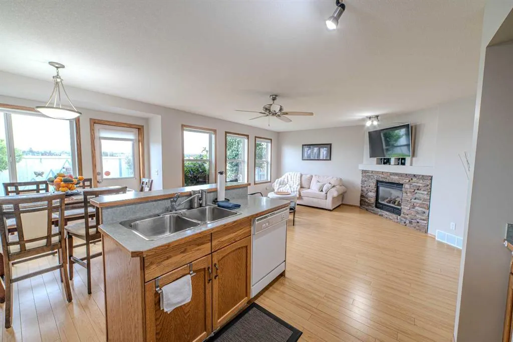 192 Somerglen Common SW