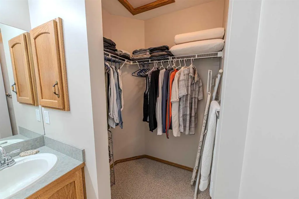192 Somerglen Common SW