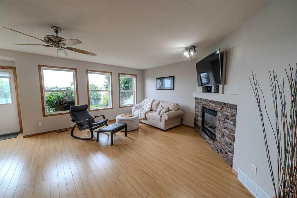 192 Somerglen Common SW
