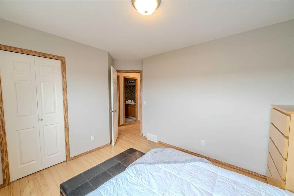 192 Somerglen Common SW