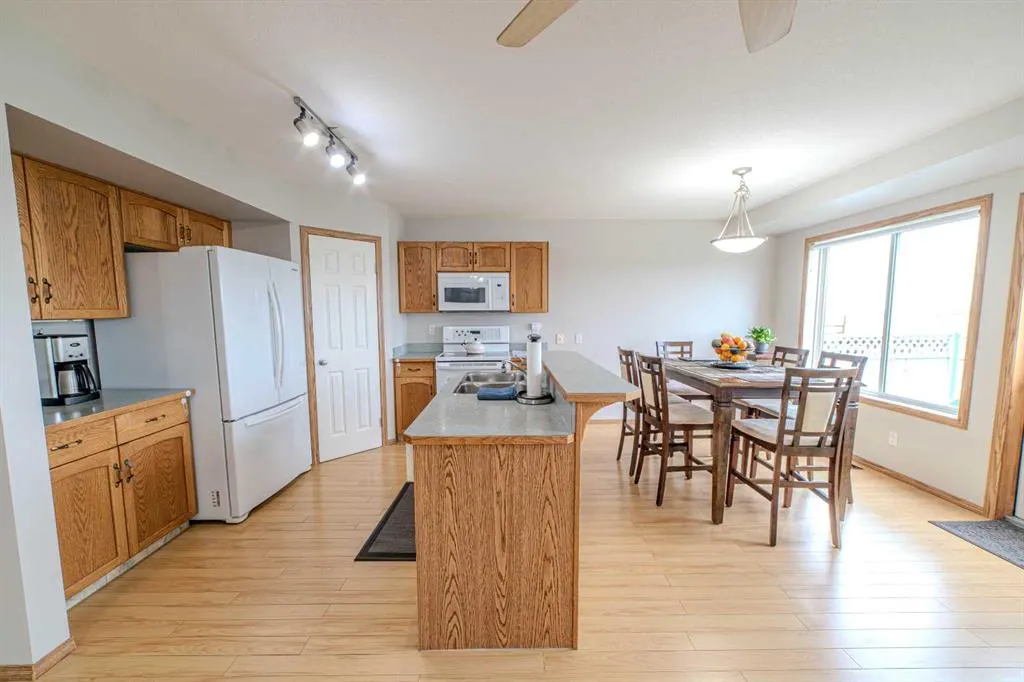192 Somerglen Common SW