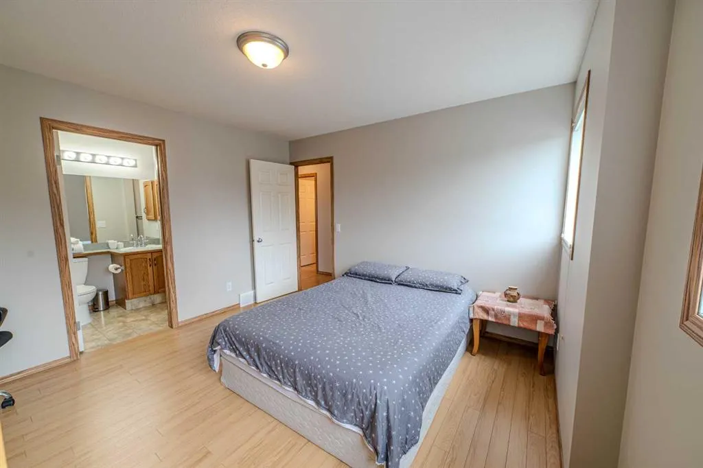 192 Somerglen Common SW