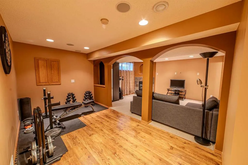 192 Somerglen Common SW